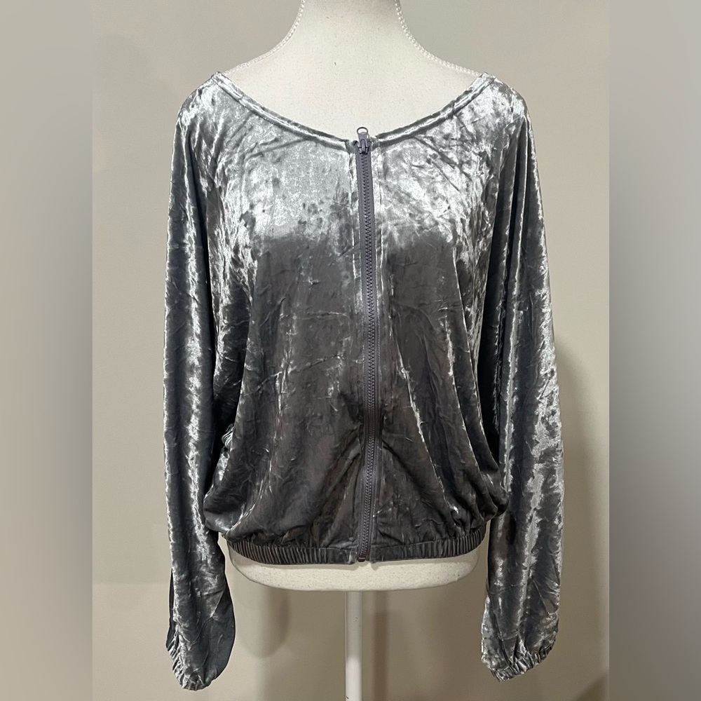 NWT AQ SPORT WOMENS SILVER VELVET BOMBER ATHLETIC JACKET SIZE LARGE